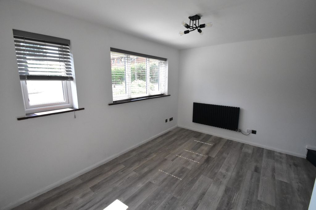 Property photo 3 of 11 2281934