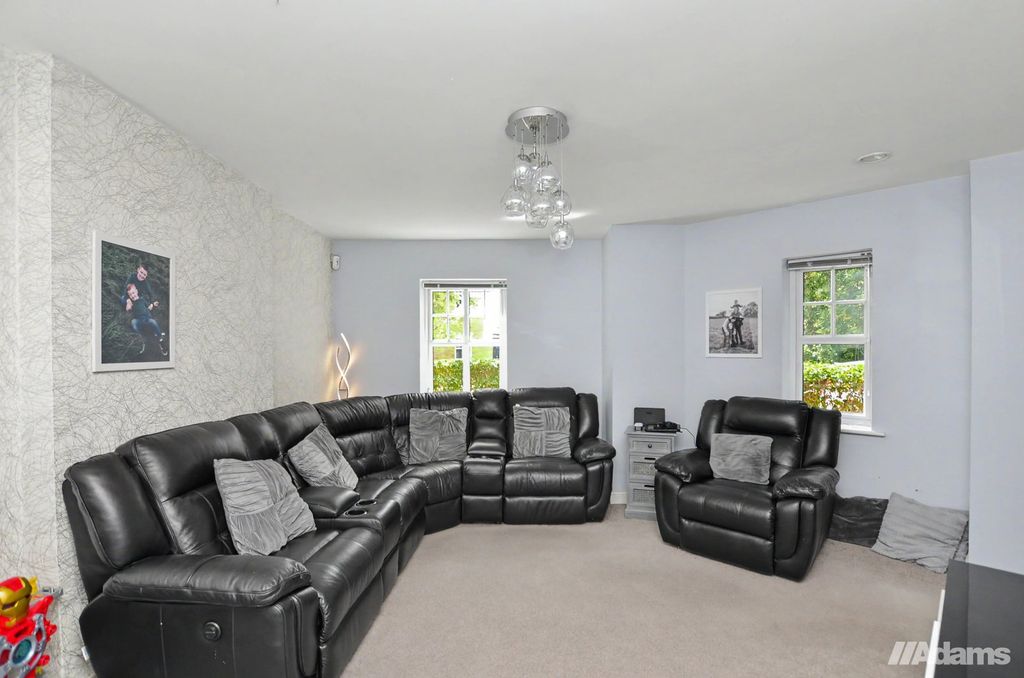 Property photo 3 of 25