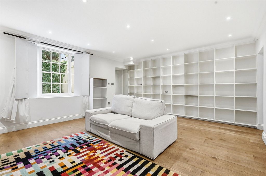 Property photo 2 of 8 Reception