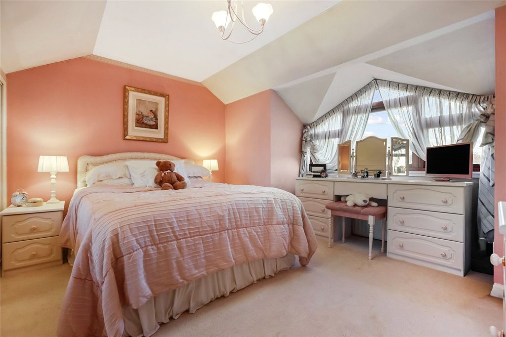 Property photo 3 of 27 Bedroom 1