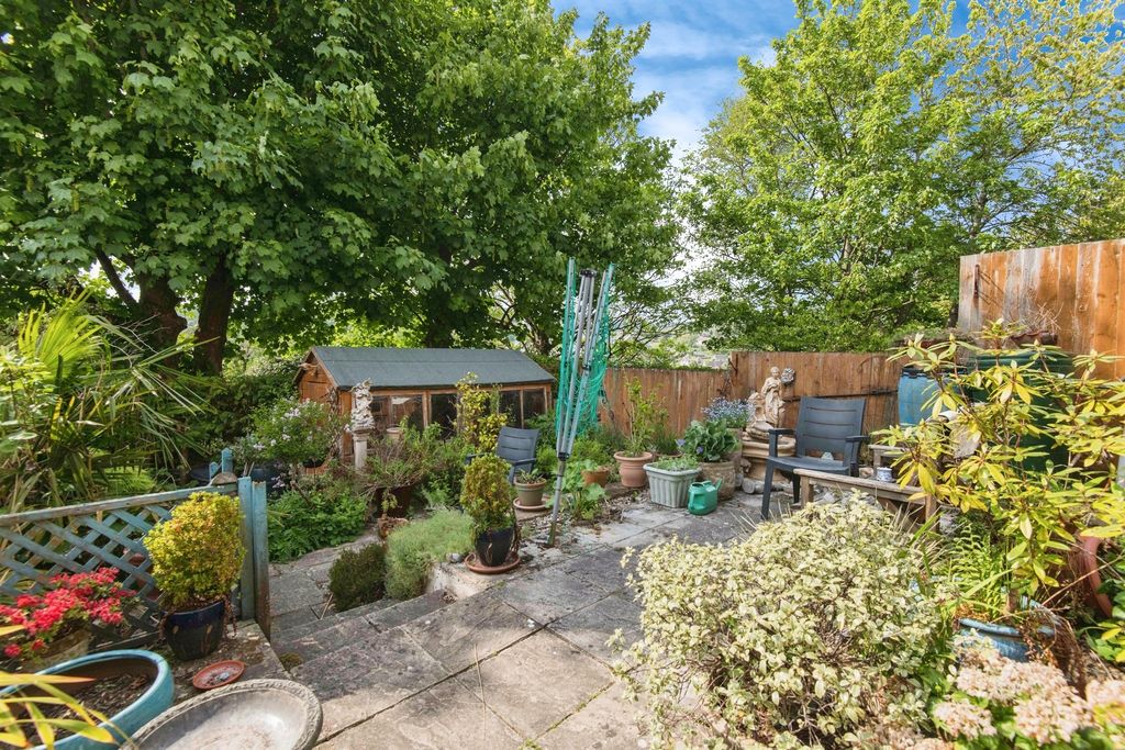 Property photo 2 of 15