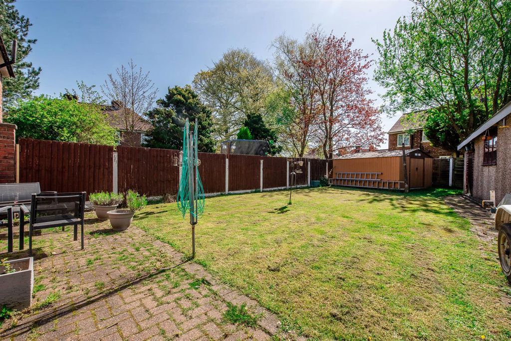 Property photo 2 of 22 Garden