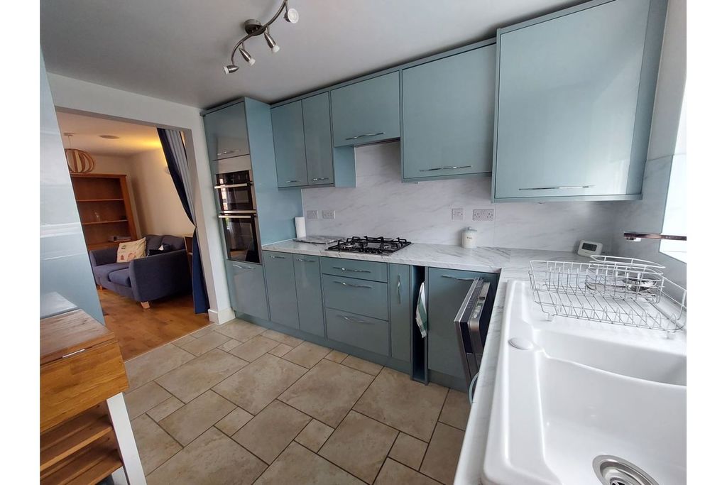 Property photo 3 of 23