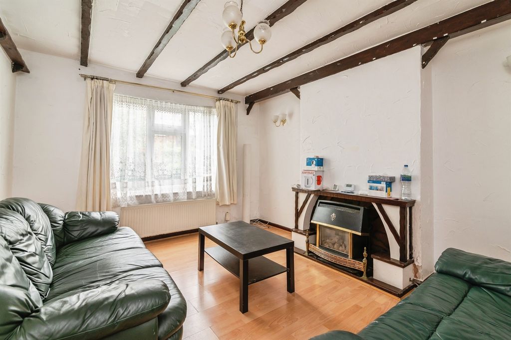 Property photo 3 of 18