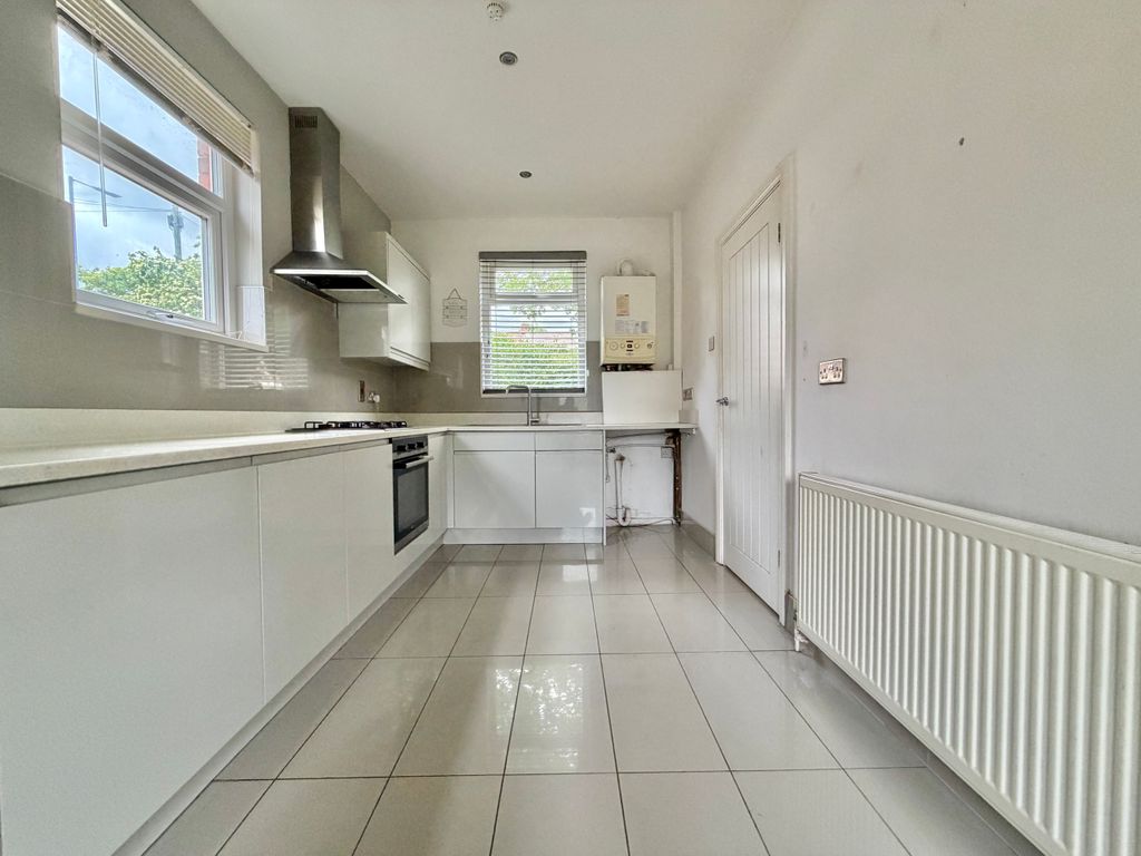 Property photo 3 of 9 Kitchen