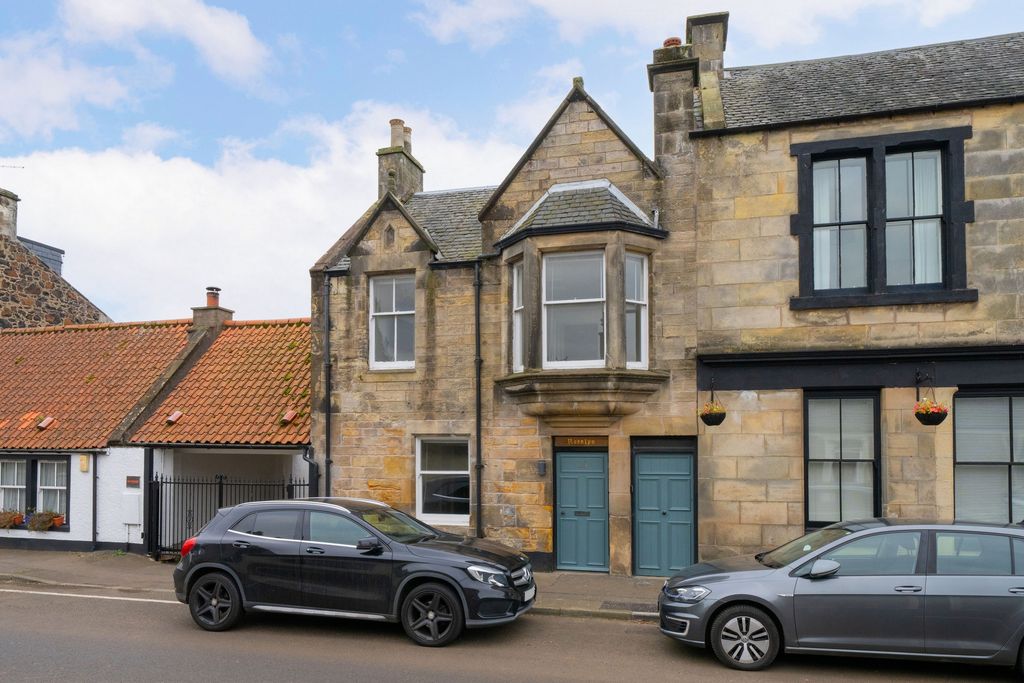 Property photo 1 of 33 Photo 6