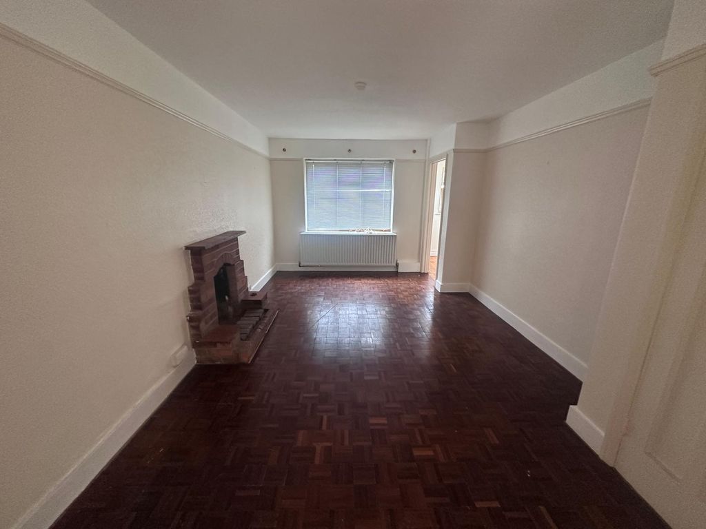 Property photo 3 of 14 Gallery