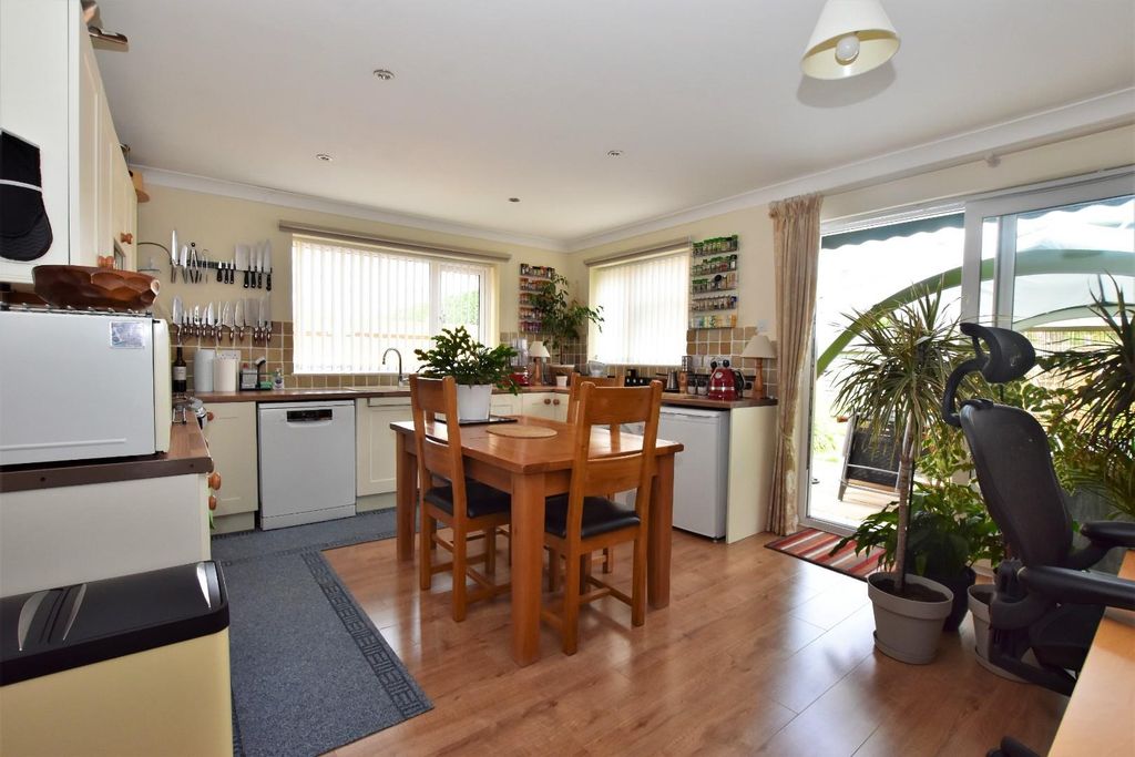 Property photo 2 of 12 Kitchen Diner 2.Jpg