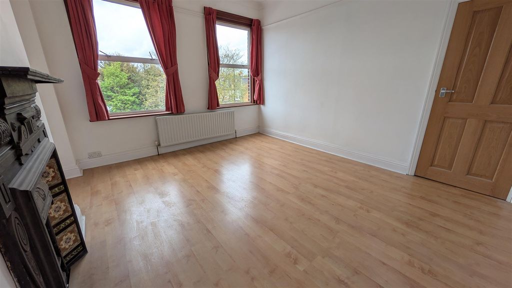 Property photo 2 of 10 Living Room