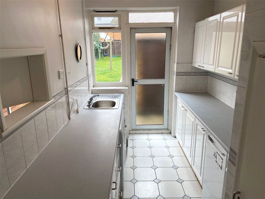 Property photo 3 of 7 Kitchen