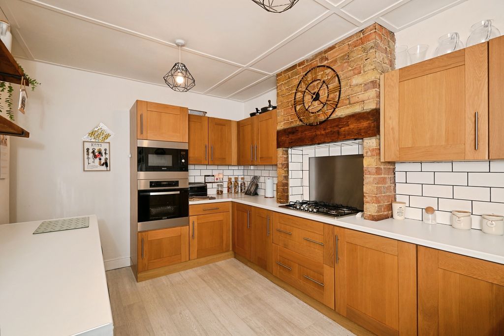 Property photo 3 of 16