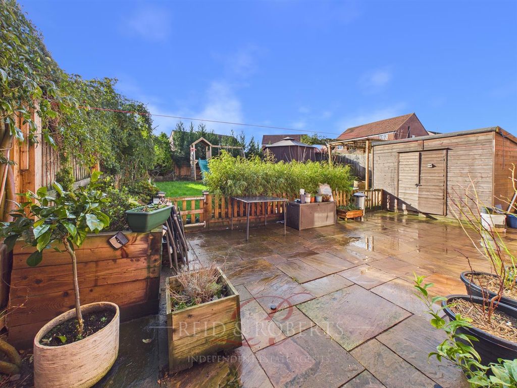 Property photo 3 of 33 Cam04884G0-Pr0120-Still016.Jpg