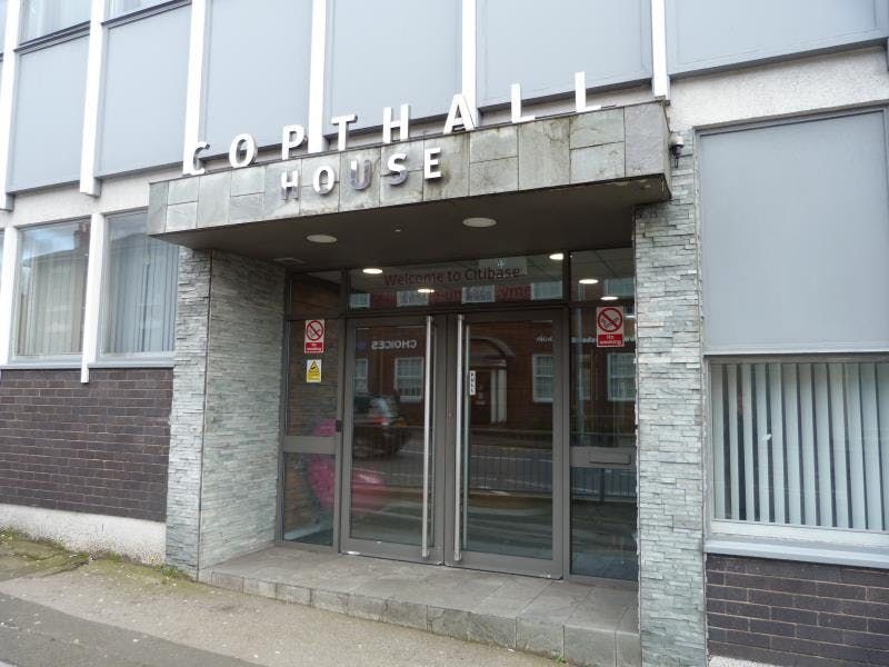 Property photo 3 of 32 Entrance