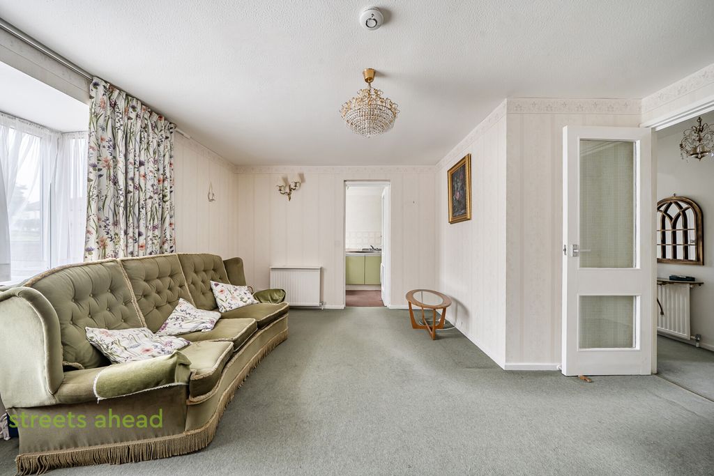 Property photo 3 of 11 Fe435Fbb-49B6-47c...