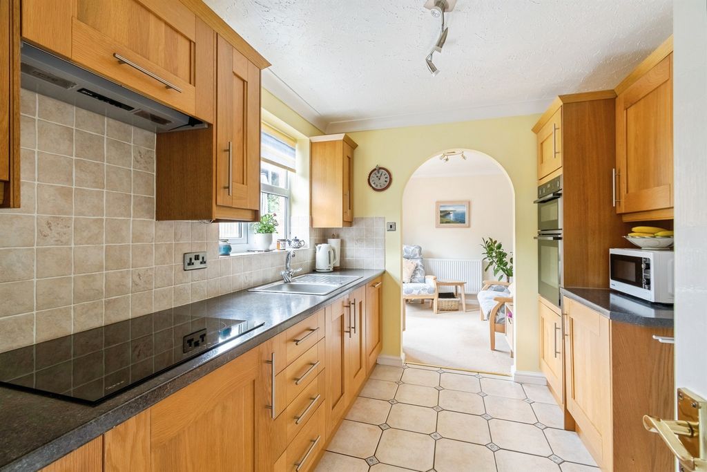 Property photo 3 of 17