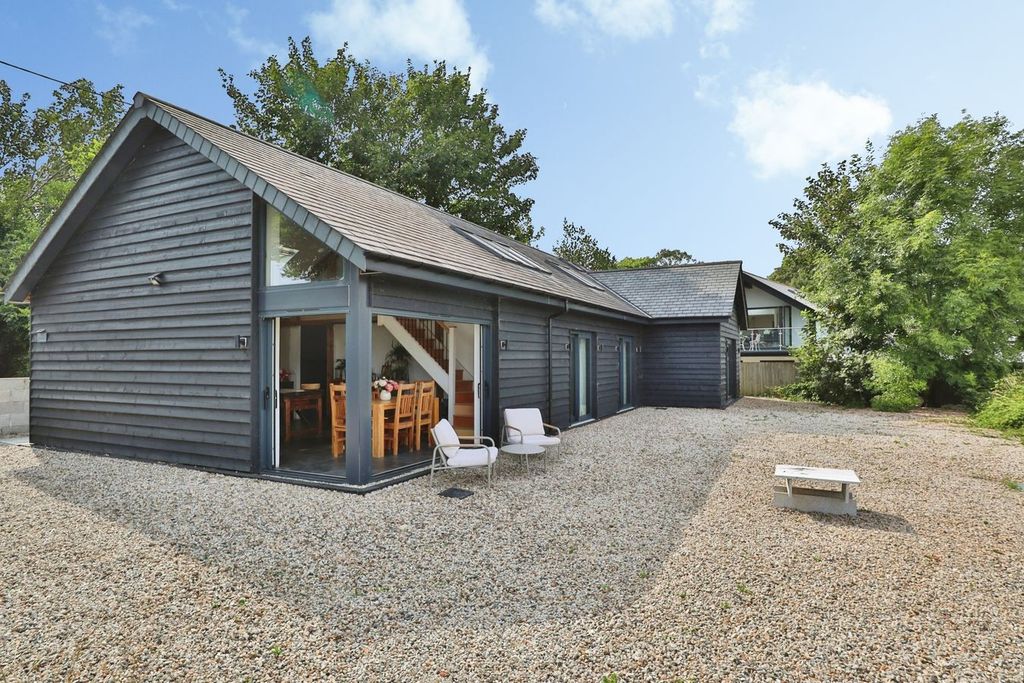 Property photo 1 of 30