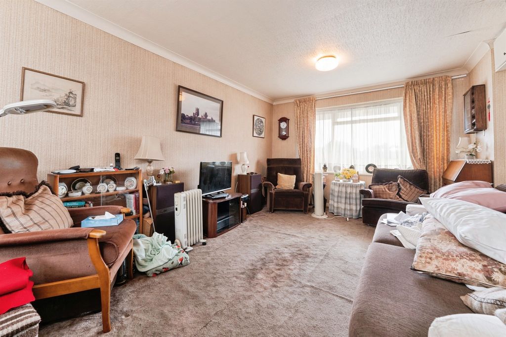 Property photo 3 of 18