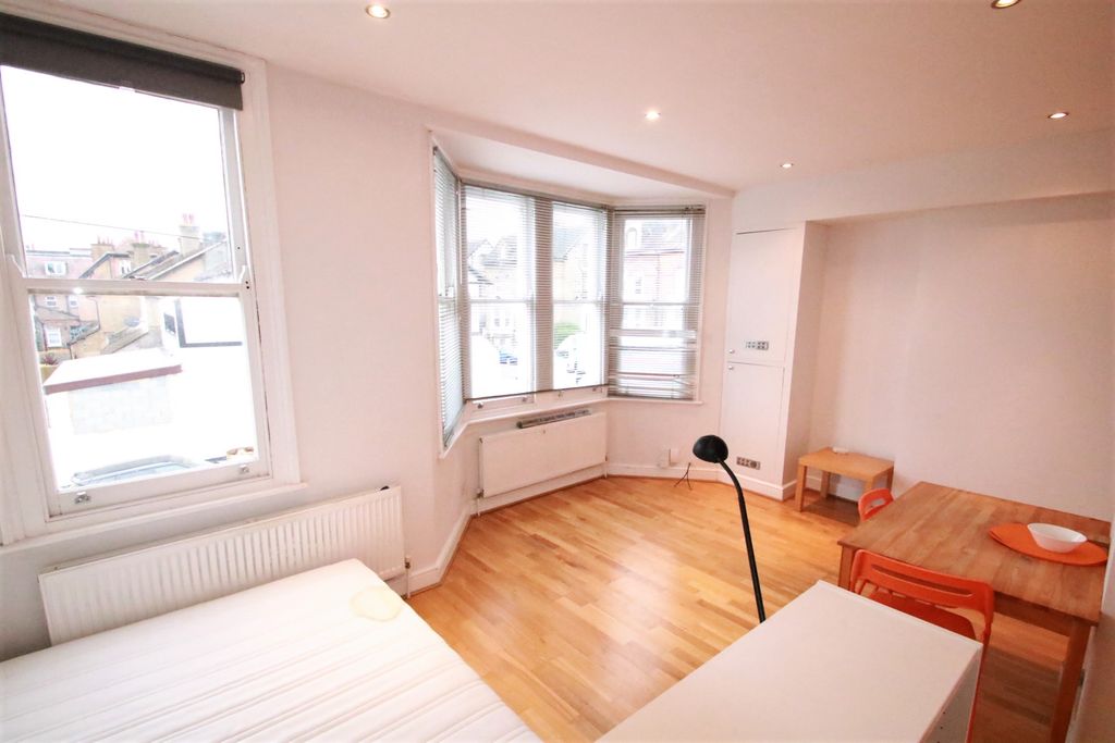 Property photo 2 of 5