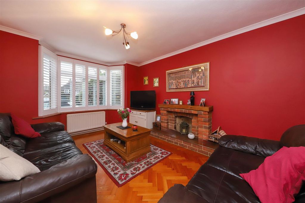 Property photo 3 of 17 Living Room