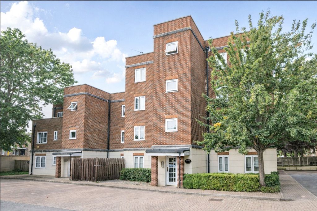 Property photo 1 of 15 External