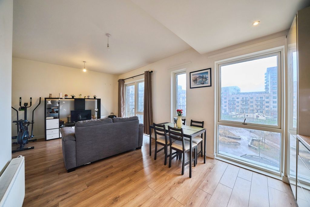 Property photo 3 of 20