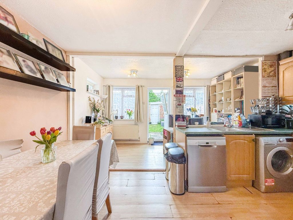 Property photo 3 of 10 4928686
