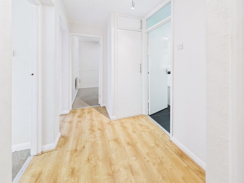 Property photo 3 of 11 Hallway