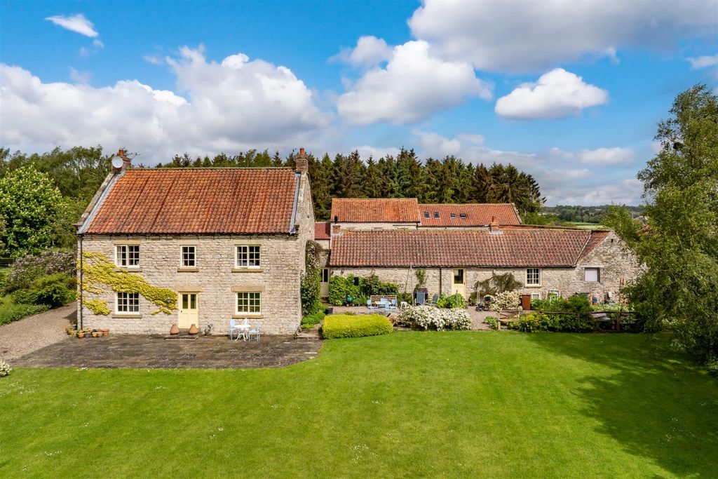 Property photo 1 of 18 Shaw Moor House-3.Jpg