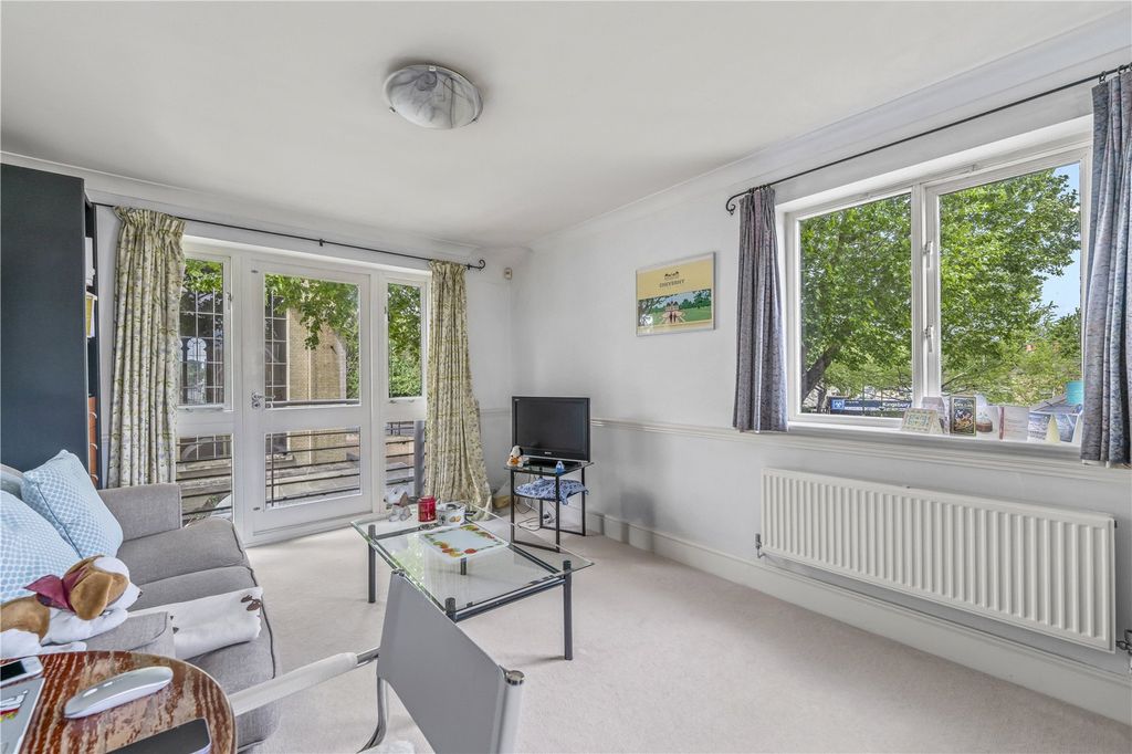 Property photo 3 of 13 Picture No. 32