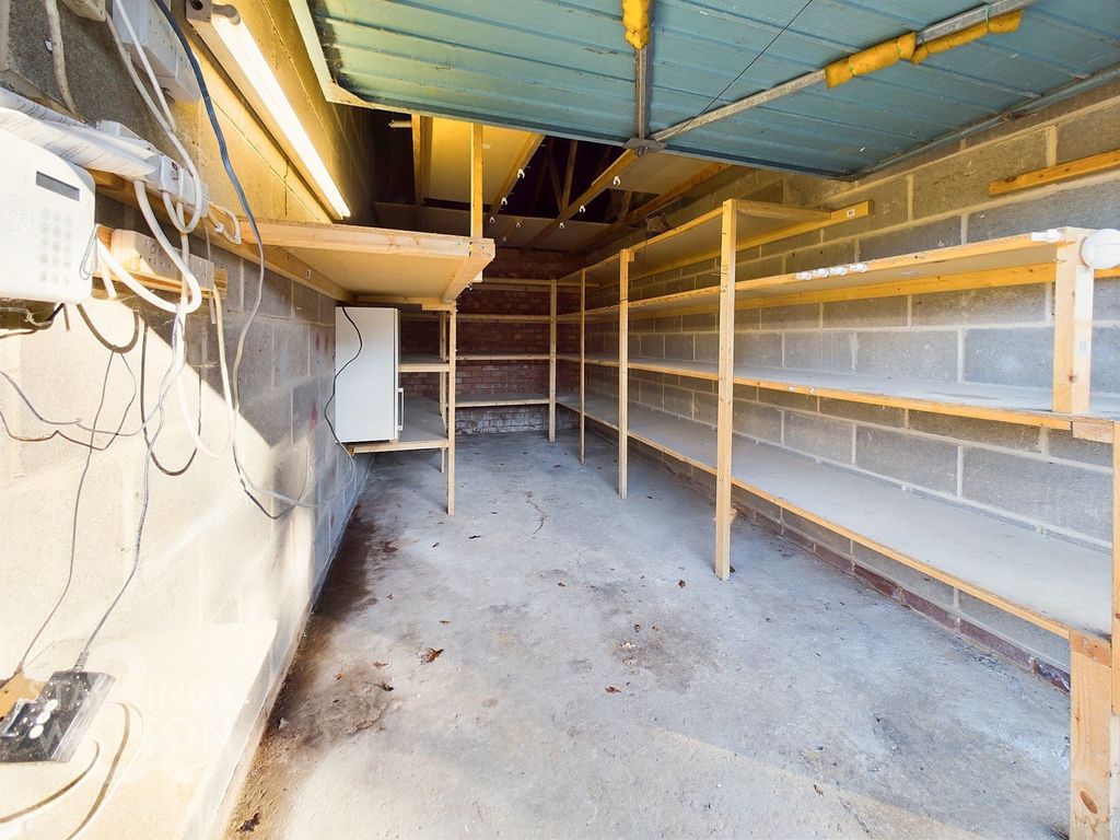 Property photo 2 of 3