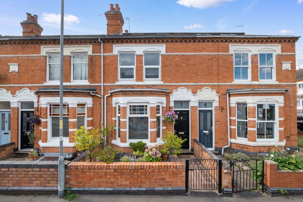 Property photo 1 of 11