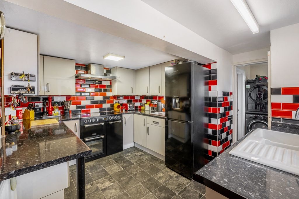 Property photo 3 of 23 21 Park Lane (Holbeach)-14