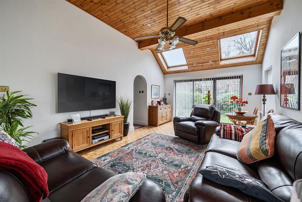 Additional image 5 of 4 bed detached house for saleShrublands Drive, Lightwater GU18
