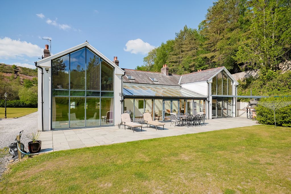 Property photo 3 of 37 Cwmdulais Cottage - Web (7 Of 54).Jpg