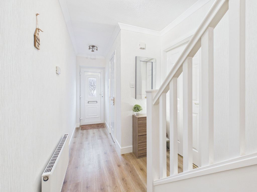 Property photo 2 of 28