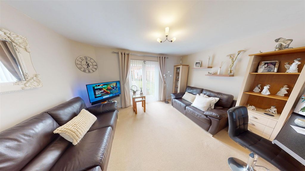 Property photo 2 of 12 Sitting Room