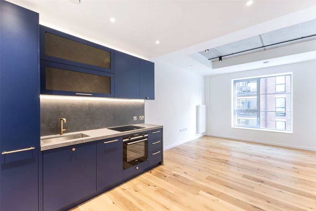 Property photo 3 of 15 Kitchen