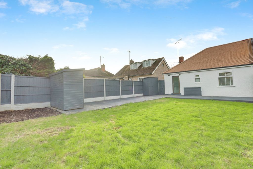 Property photo 2 of 11