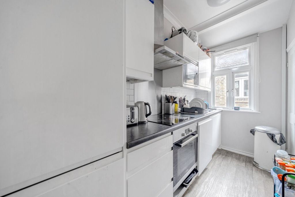 Property photo 3 of 13 Picture No. 01