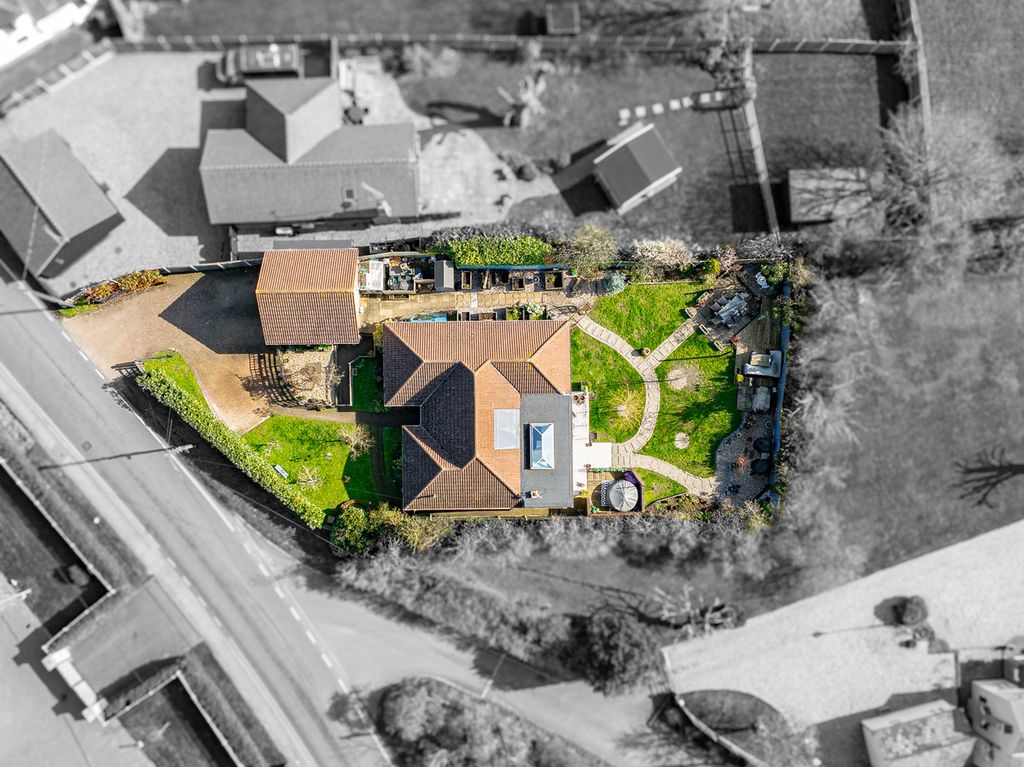 Property photo 1 of 50