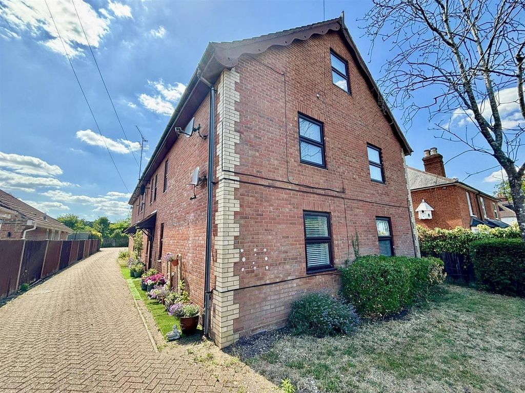 Property photo 1 of 14 External Aspect