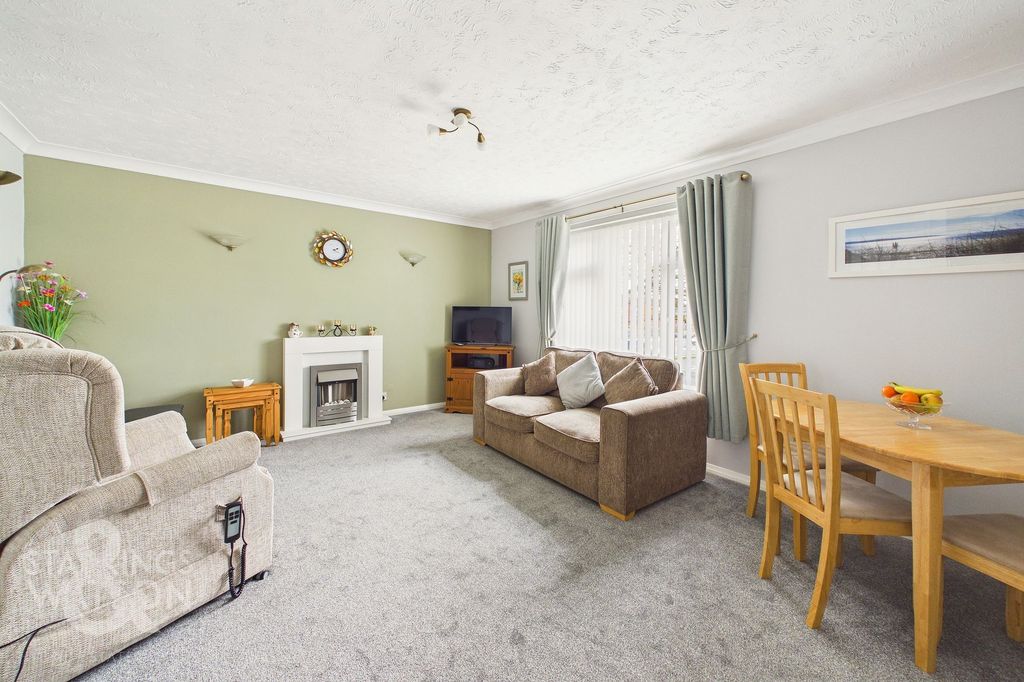 Property photo 3 of 15