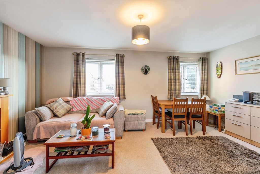 Property photo 3 of 12 Pbox-Img.Jpg