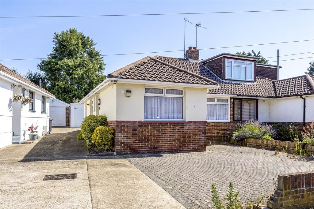 Property photo 1 of 15 Valley Road, 206-014.Jpg