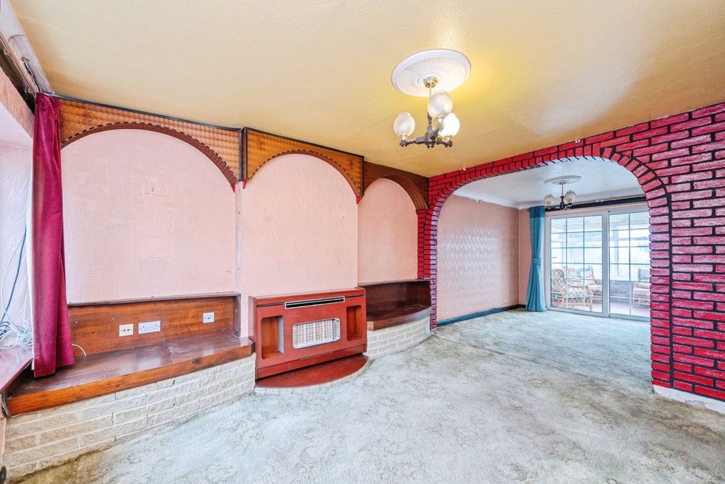 Property photo 2 of 20 Pbox-Img.Jpg