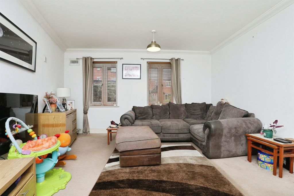 Property photo 3 of 17