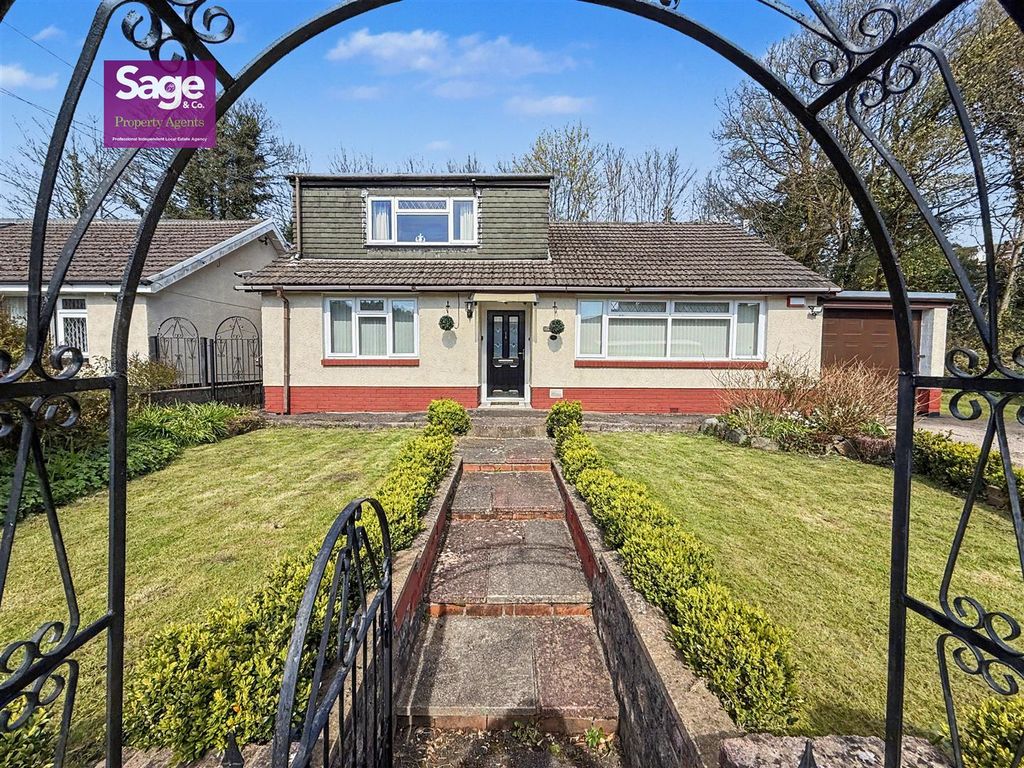 Property photo 2 of 28
