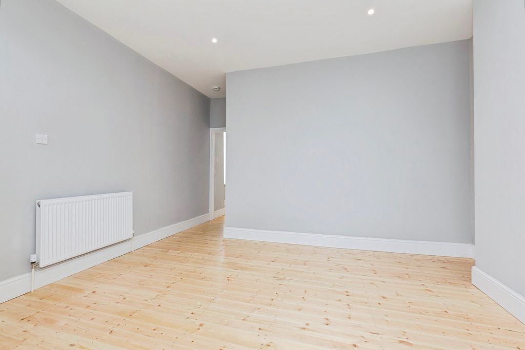 Property photo 3 of 13 Photo