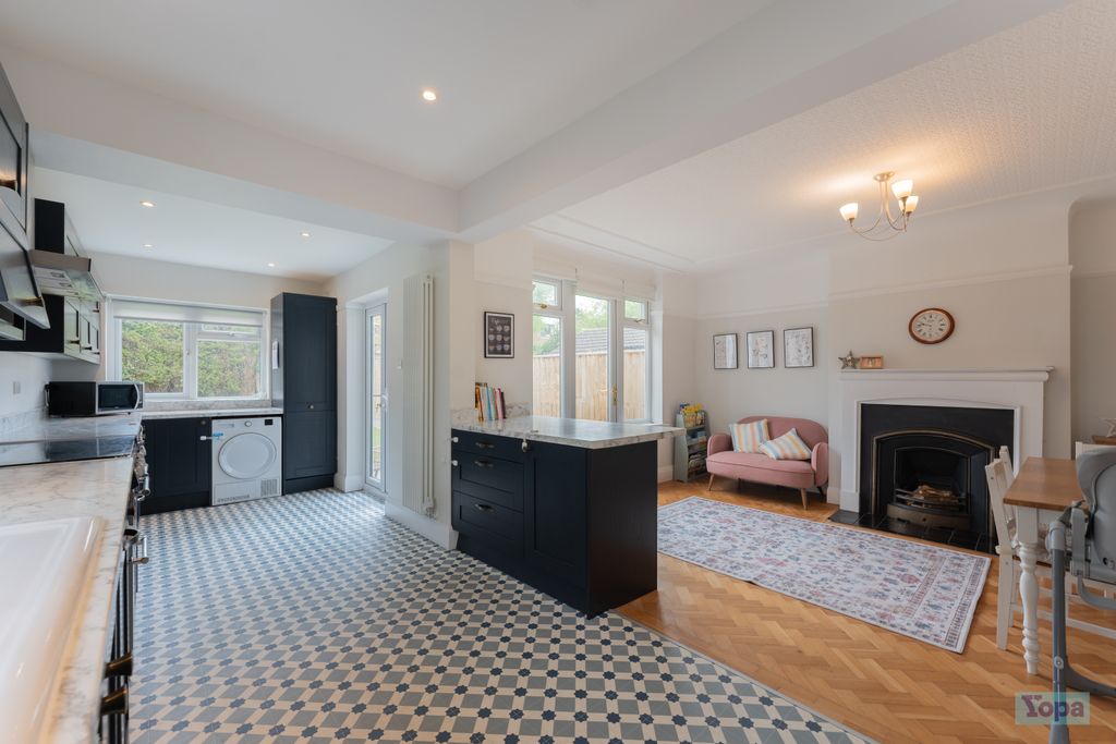 Property photo 1 of 18 Kitchen/Diner