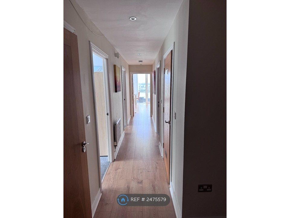 Property photo 2 of 12 Hallway